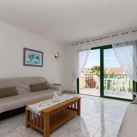 Mare 98 - Two Bed Lägenhet *